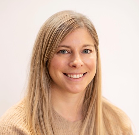 Headshot photo of resume review expert Nicole Eshelbrenner